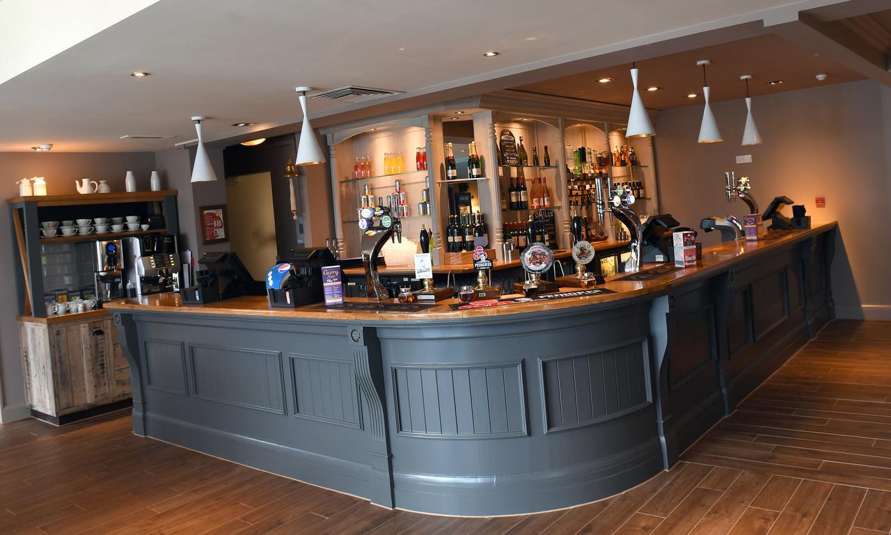 Spread Eagle, Gailey By Marston'S Inns Kültér fotó